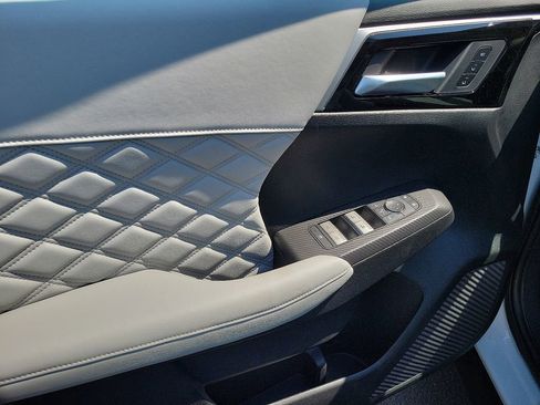 New 2025 Mitsubishi Outlander SEL image 9