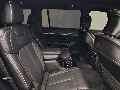 Used 2025 Jeep Grand Cherokee L Summit AWD/4WD image 17