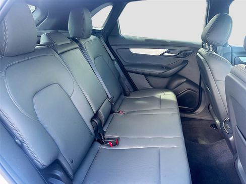 New 2025 VinFast VF 8 Plus image 28