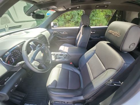 Certified 2023 Chevrolet Traverse High Country image 25