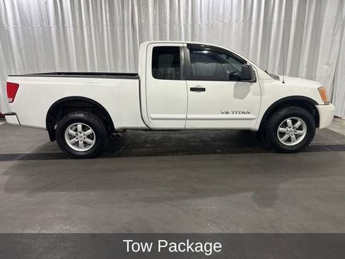 Used 2008 Nissan Titan PRO-4X AWD/4WD image 2