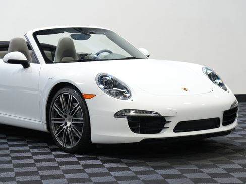 Used 2016 Porsche 911 Carrera S w/ Sport Chrono Package RWD image 10