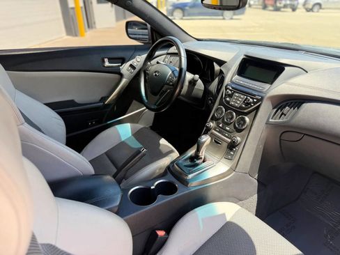 Used 2015 Hyundai Genesis 3.8 RWD image 21