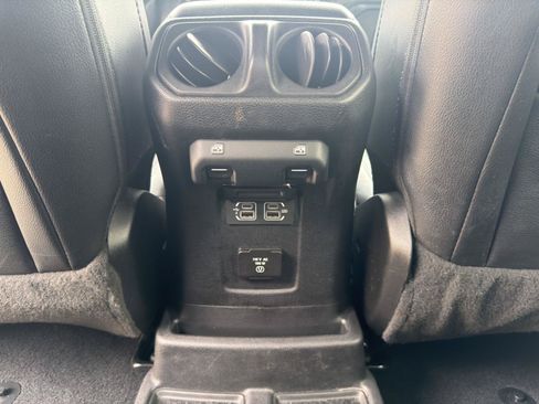 Used 2020 Jeep Wrangler Unlimited Sahara AWD/4WD image 6