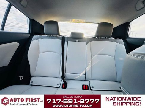 Used 2020 Toyota Prius Prime XLE image 17