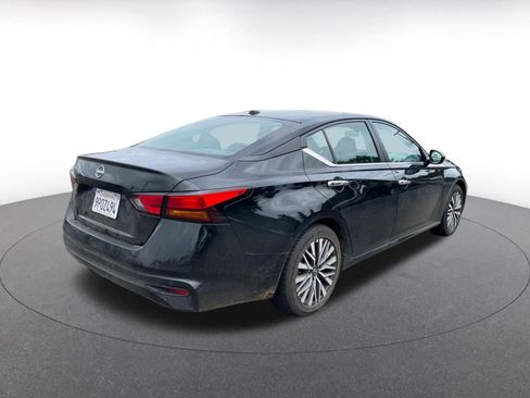Used 2025 Nissan Altima 2.5 SV FWD image 7