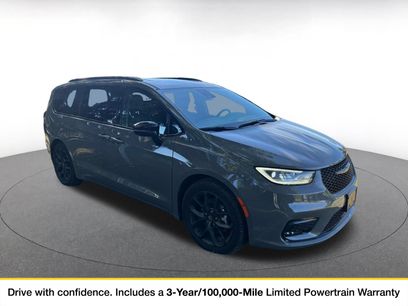 Used 2025 Chrysler Pacifica Limited