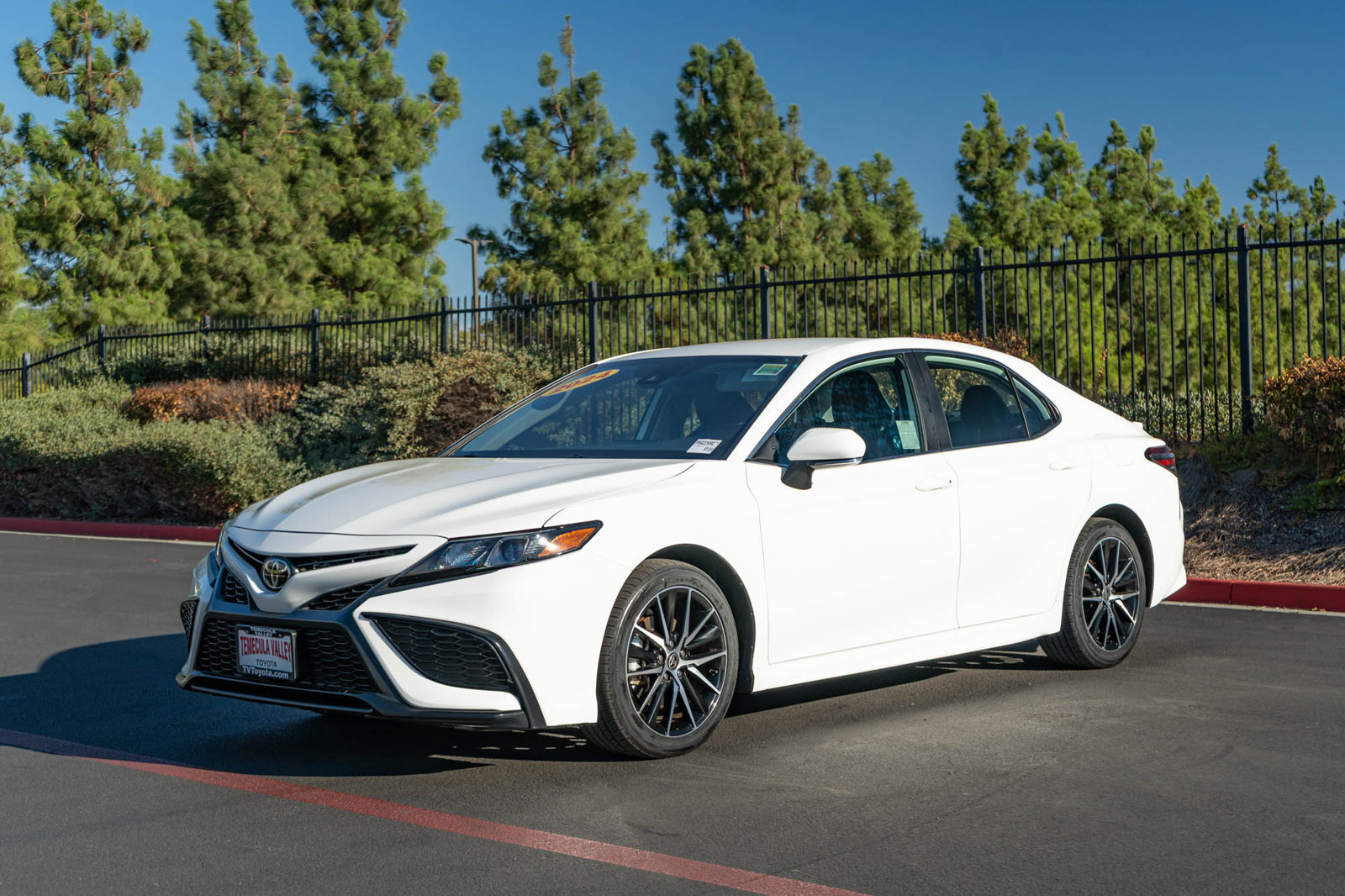 Certified 2024 Toyota Camry SE FWD image 3