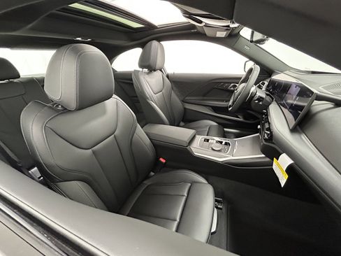 Used 2025 BMW 230i xDrive Coupe w/ Premium Package image 38