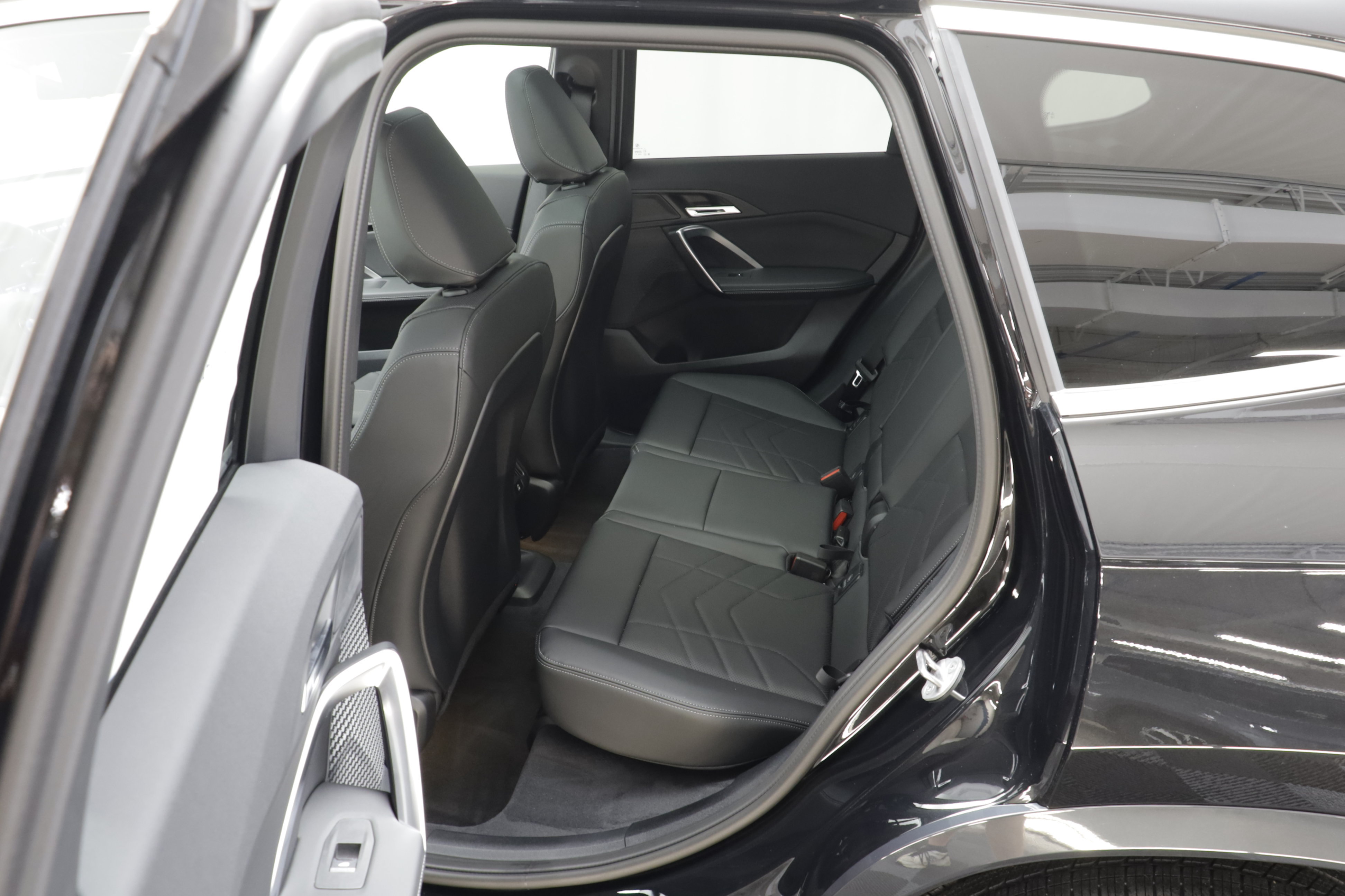 New 2027 BMW X1 xDrive28i AWD/4WD image 15
