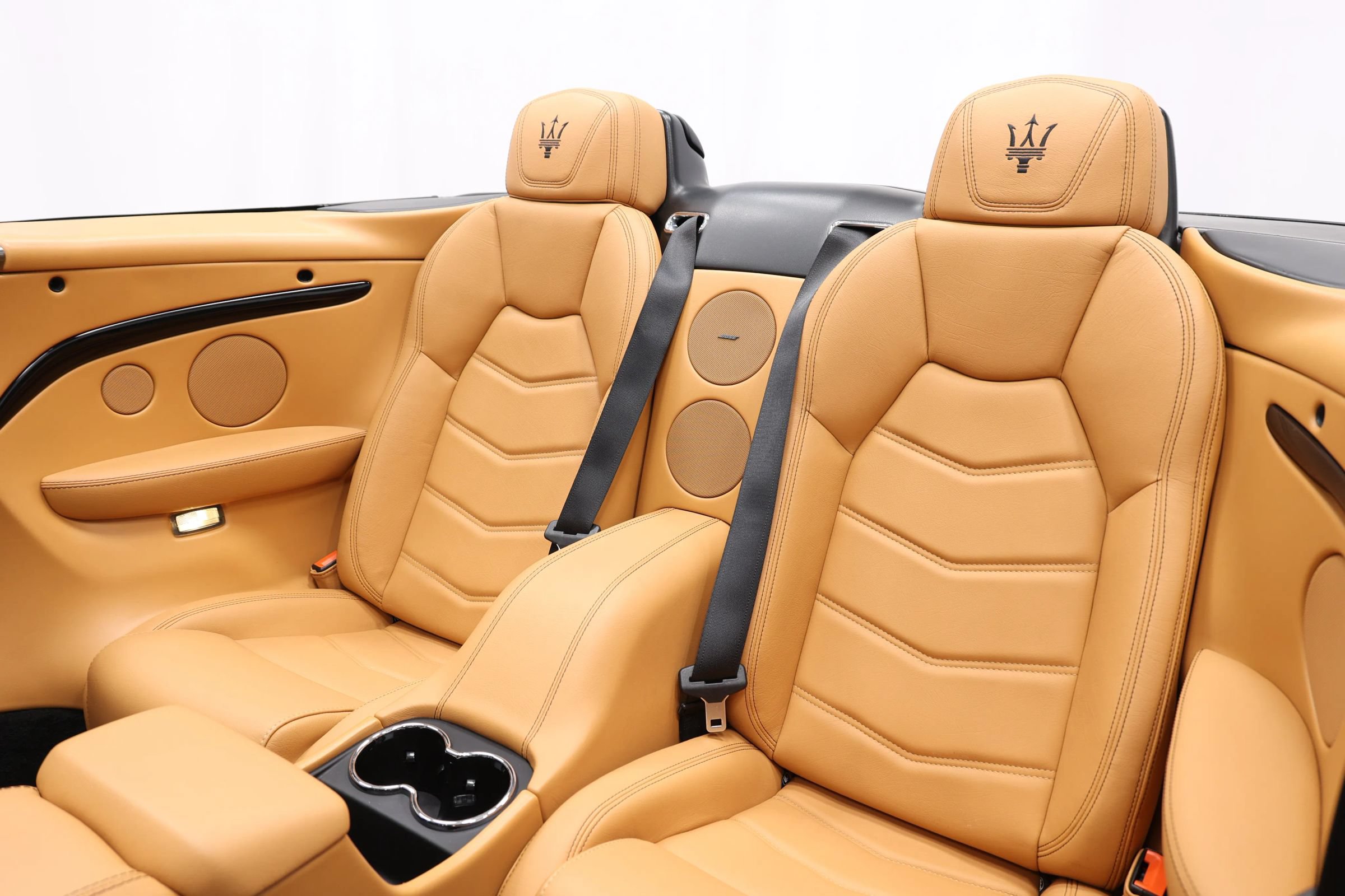 Used 2016 Maserati GranTurismo Sport RWD image 3