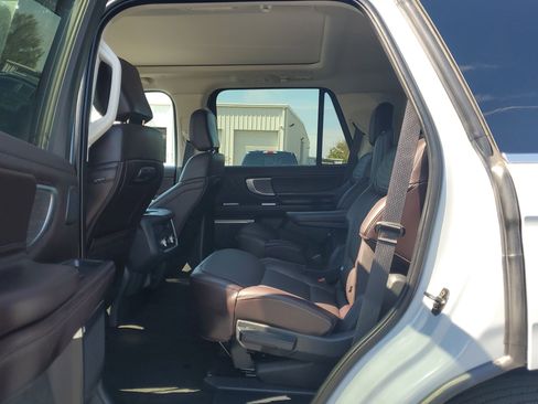 Certified 2025 Ford Expedition Platinum w/ Platinum Ultimate Package image 14