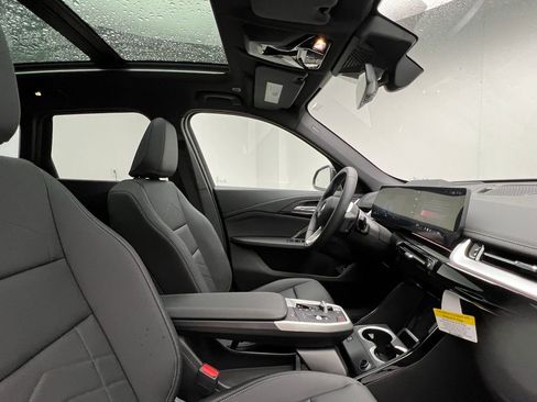 Used 2026 BMW X1 xDrive28i image 6