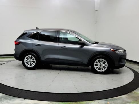 Used 2023 Ford Escape Active FWD image 4