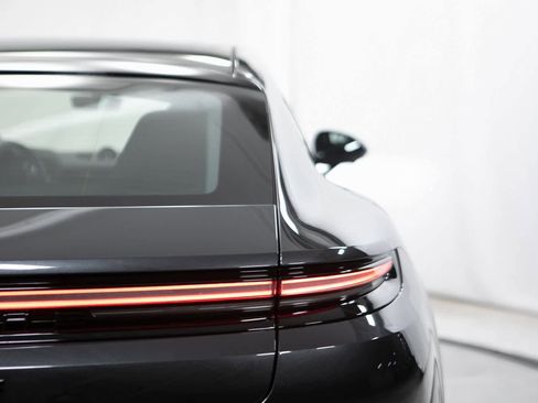 New 2026 Porsche Panamera 4S image 39