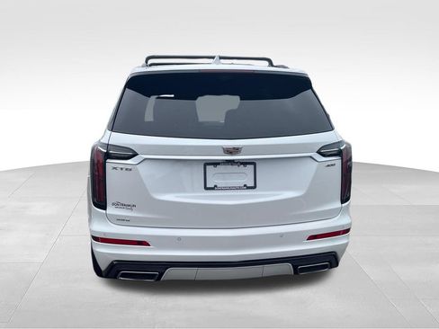 Used 2023 Cadillac XT6 Sport w/ Technology Package AWD/4WD image 4