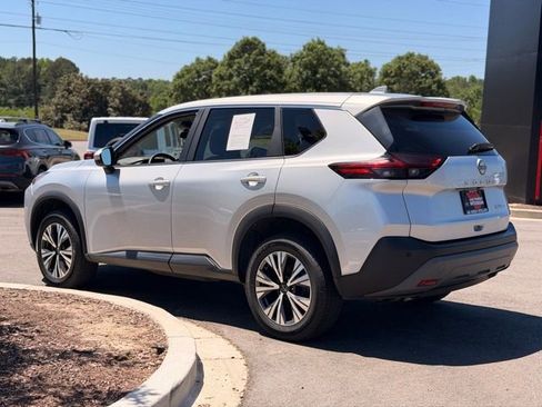 Used 2023 Nissan Rogue SV AWD/4WD image 9