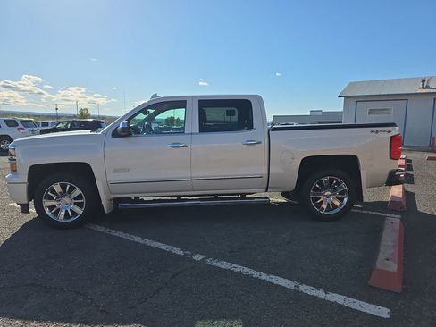 Used 2015 Chevrolet Silverado 1500 High Country w/ High Country Premium Package image 4