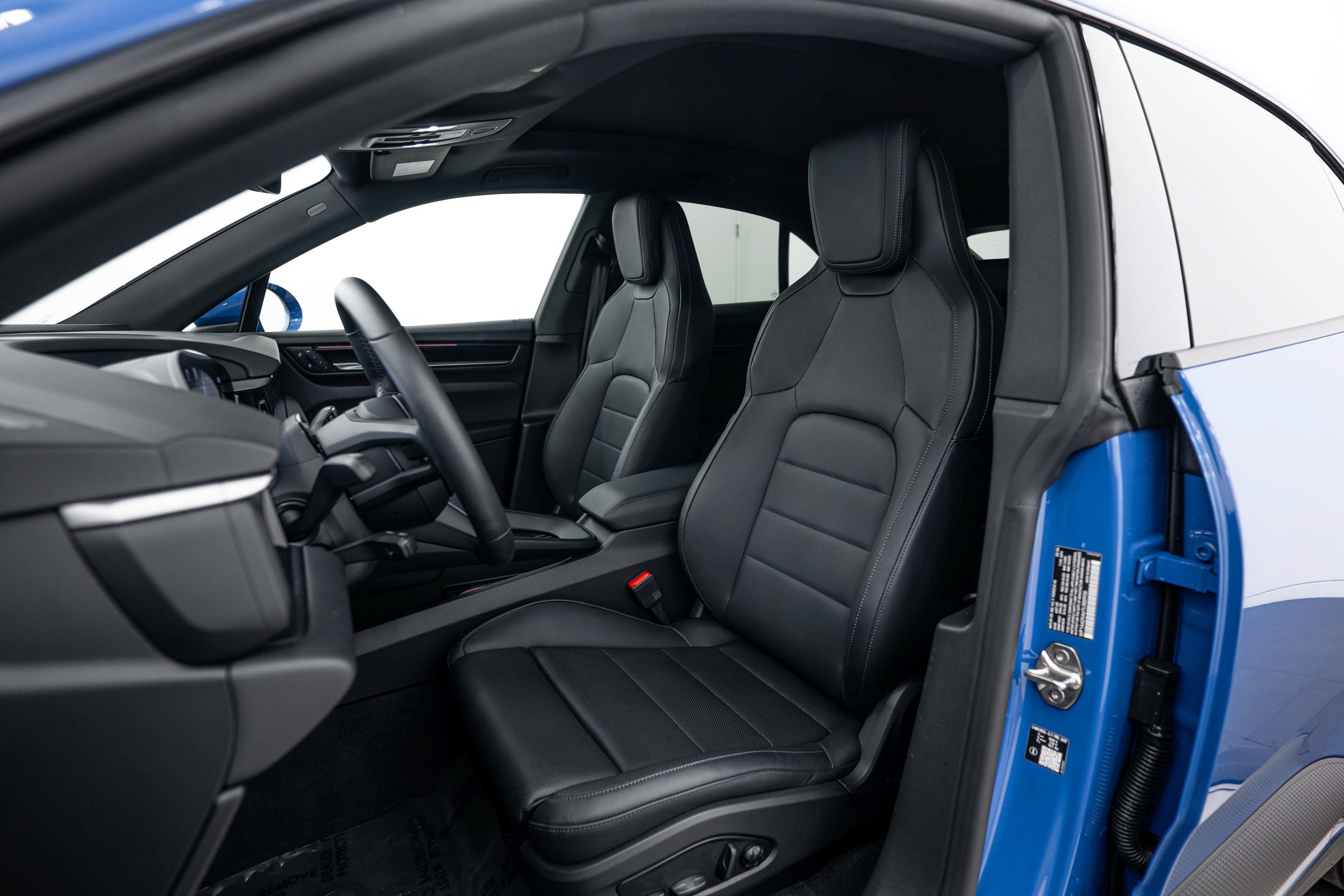 Certified 2026 Porsche Macan 4 Electric AWD/4WD image 5
