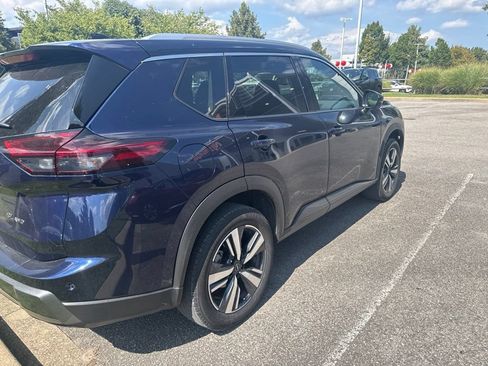 Used 2026 Nissan Rogue SL AWD/4WD image 3
