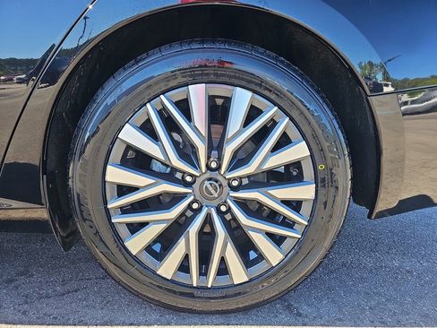 Used 2024 Nissan Altima 2.5 SV FWD image 35