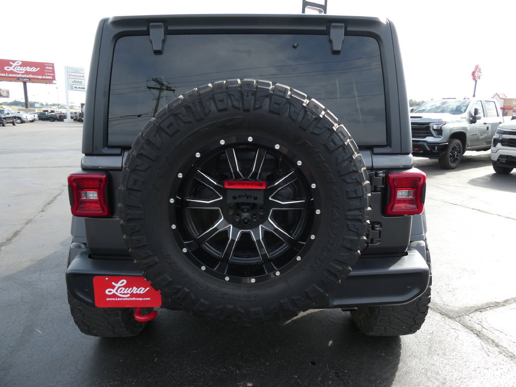 Used 2022 Jeep Wrangler Unlimited Rubicon w/ LED Lighting Group AWD/4WD image 6