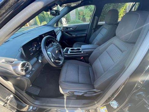 Used 2025 Chevrolet Equinox LT FWD image 25
