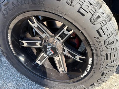 Used 2011 Ford F150 XLT w/ XLT Chrome Pkg image 15