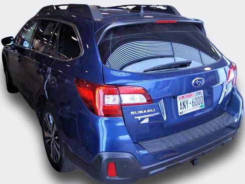 Used 2019 Subaru Outback 2.5i Limited AWD/4WD image 4