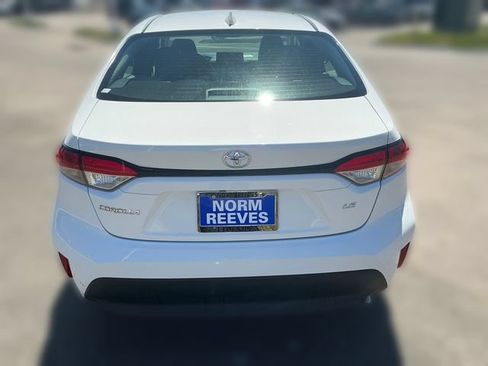 Used 2024 Toyota Corolla LE FWD image 4