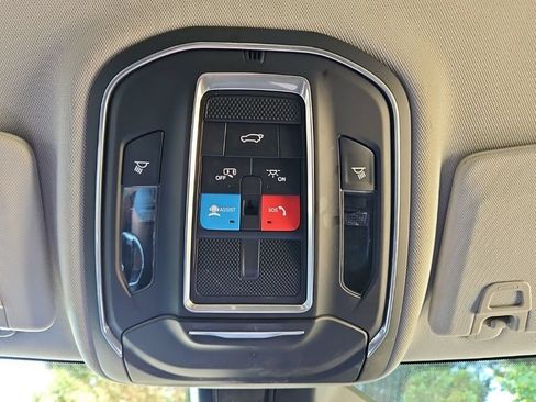 Used 2022 Jeep Grand Cherokee L Limited RWD image 21