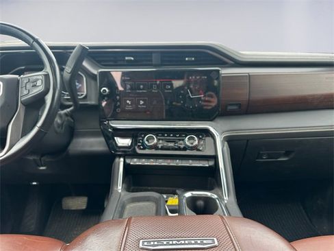 Used 2024 GMC Sierra 3500 Denali Ultimate image 11