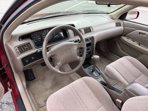 Used 1998 Toyota Camry LE image 12