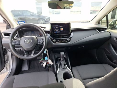 Used 2023 Toyota Corolla LE image 19