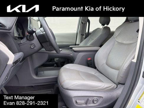 Used 2021 Toyota Sienna Limited FWD image 18