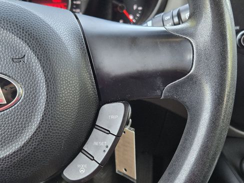 Used 2014 Kia Soul LX image 27