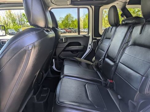 Used 2023 Jeep Wrangler Unlimited Sahara w/ Cold Weather Group AWD/4WD image 15