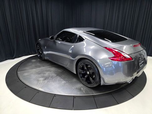 Used 2014 Nissan 370Z Coupe RWD image 11