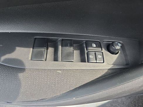 Used 2024 Toyota Corolla LE w/ LE Convenience Package FWD image 31