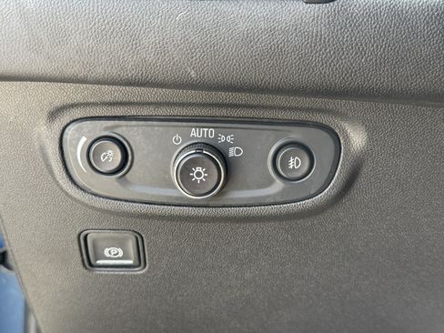 Used 2024 GMC Terrain SLT AWD/4WD image 25