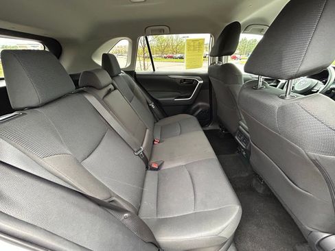 Used 2025 Toyota RAV4 LE AWD/4WD image 29