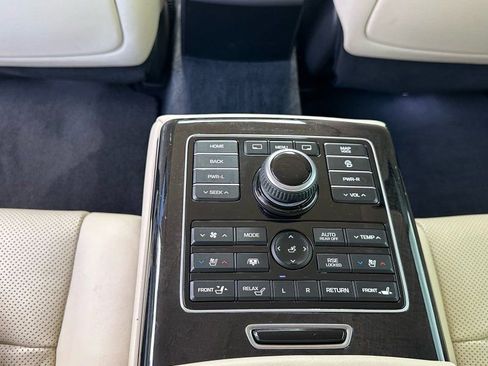 Used 2016 Hyundai Equus Ultimate RWD image 25