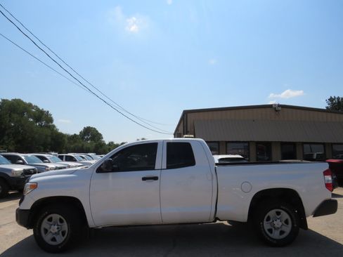 Used 2016 Toyota Tundra SR image 8