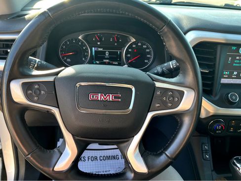 Used 2018 GMC Acadia SLE image 11