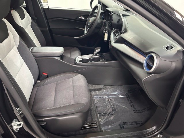 Used 2024 Chevrolet Trax LS w/ Driver Confidence Package FWD image 13