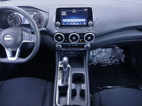 Used 2025 Nissan Sentra SV FWD image 3