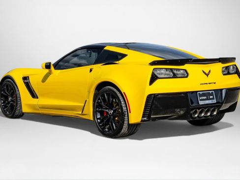 Used 2015 Chevrolet Corvette Z06 w/ 2LZ Preferred Equipment Group RWD image 8