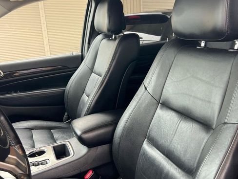 Used 2012 Jeep Grand Cherokee Laredo RWD image 11