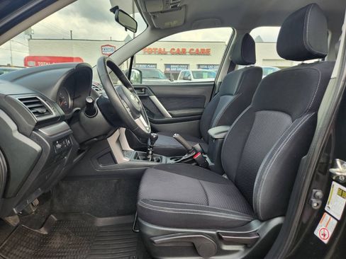Used 2018 Subaru Forester 2.5i AWD/4WD image 12