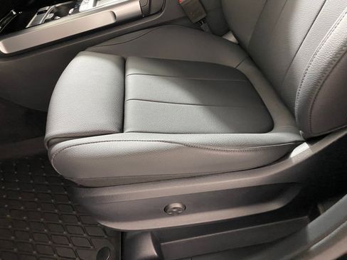 Used 2026 Mercedes-Benz GLB 250 4MATIC image 13